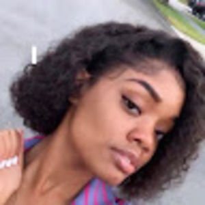 Meet your Posher, Moyah